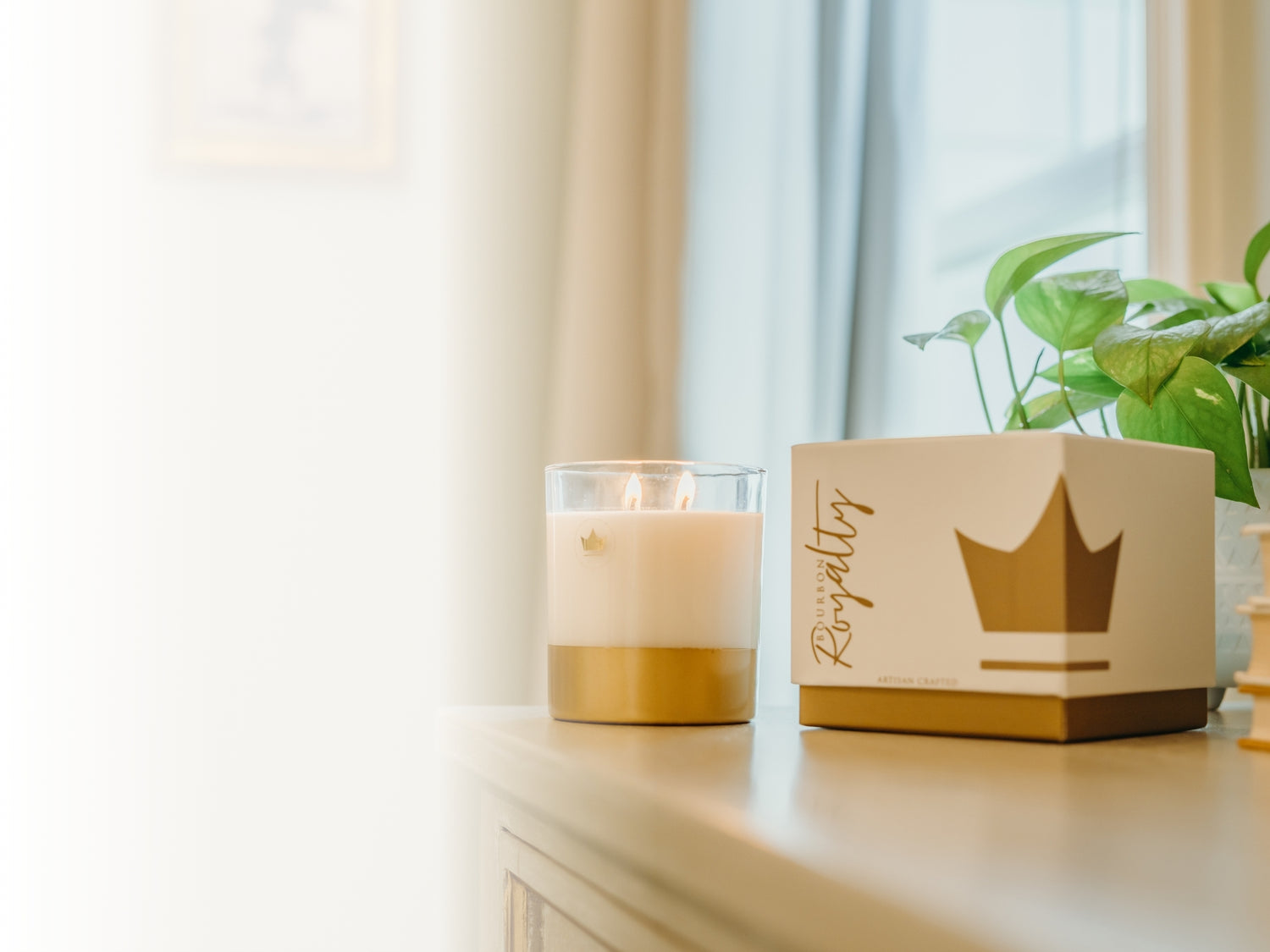 Bourbon Royalty 36oz Candle- Santal main image 1